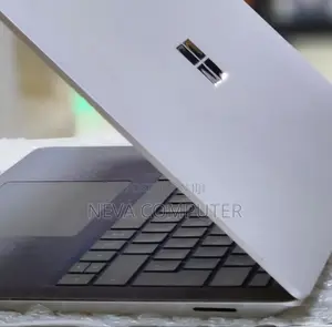 New Laptop Microsoft Surface 8GB Intel Core I5 SSD 512GB