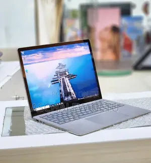 New Laptop Microsoft Surface 8GB Intel Core I5 SSD 512GB