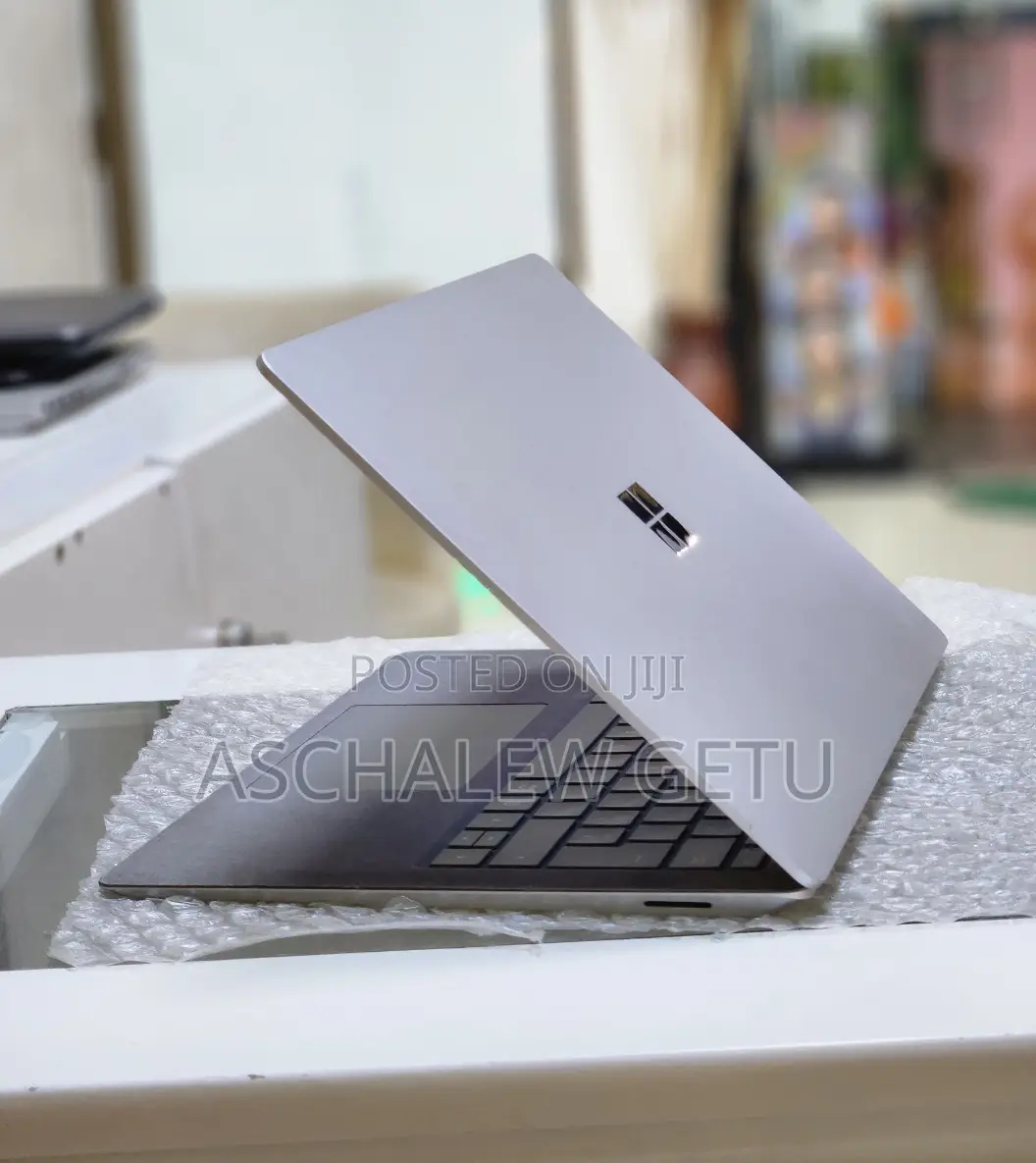 New Laptop Microsoft Surface 8GB Intel Core I5 SSD 512GB