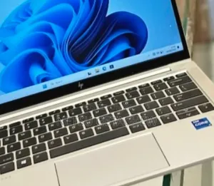 New Laptop HP EliteBook 830 G8 16GB Intel Core I7 SSD 512GB
