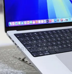 Photo - New Laptop Apple MacBook Pro M1 16GB Intel Core I9 SSD 512GB