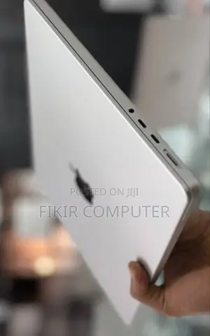 New Laptop Apple MacBook Pro 2023 M3 14-Inch 8GB Apple M3 Pro SSD 512GB