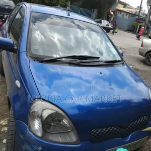 Toyota Vitz 2001 Blue