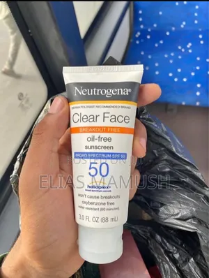 Photo - Neutrogena Sunscreen SPF 50 Clear Face