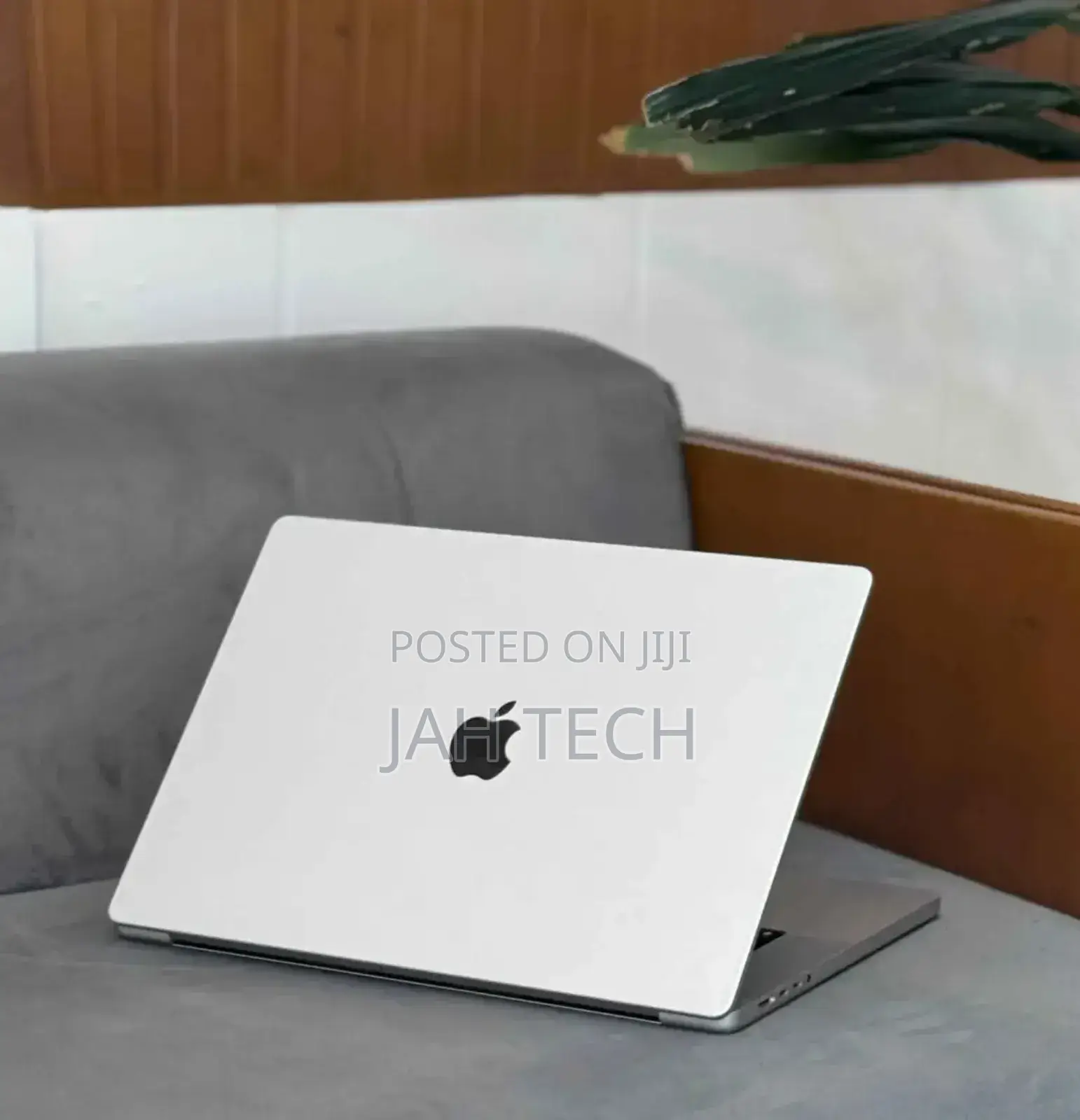 New Apple MacBook Pro 2024 M4 14-Inch 24GB Apple M4 Pro SSD 512GB