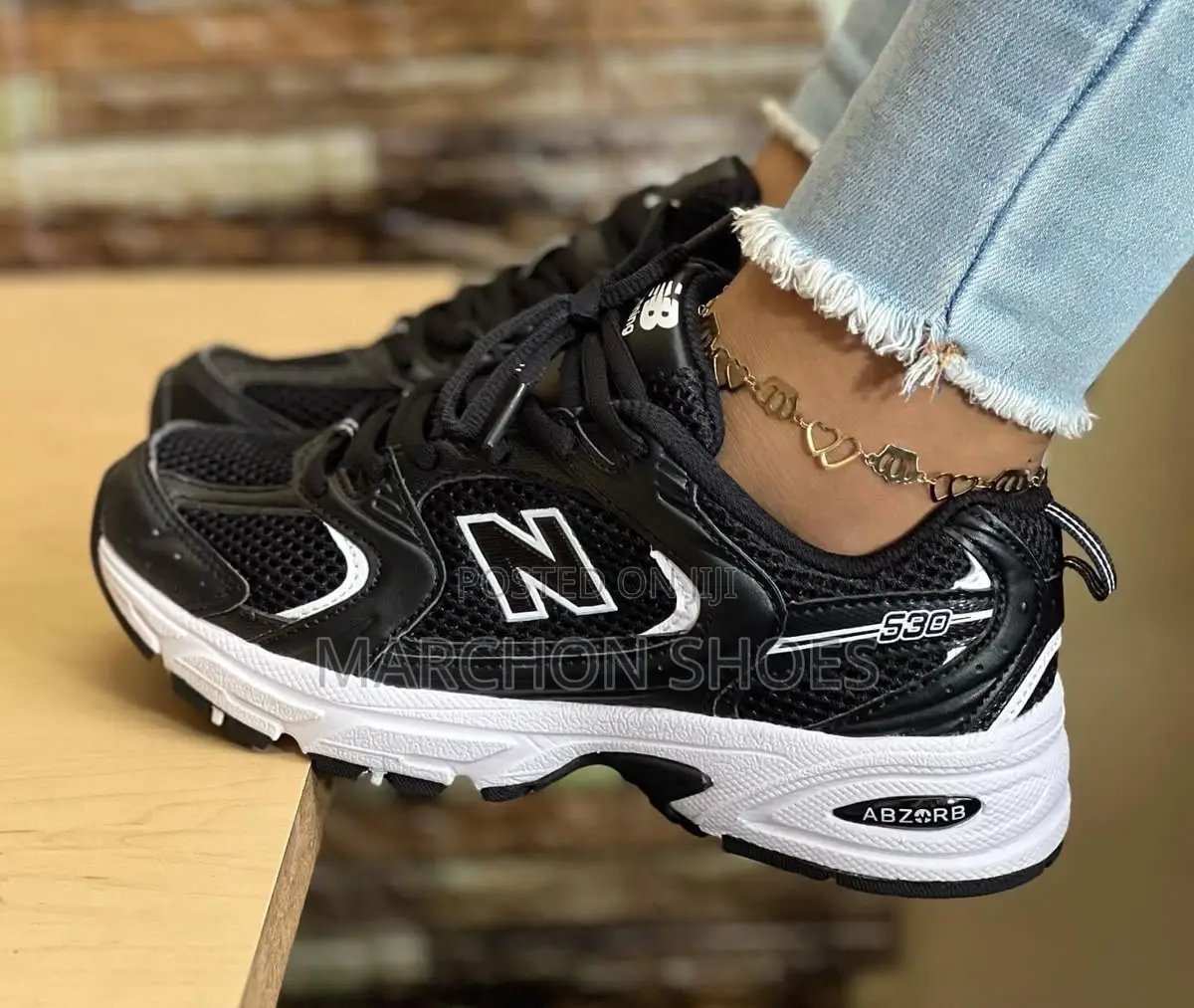 New Balance 530 – Black on White