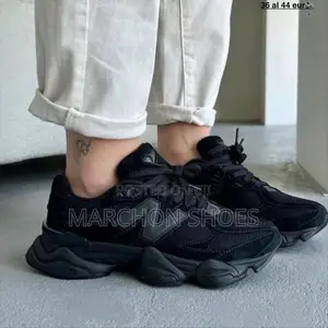 Photo - New Balance 530 – Full Black