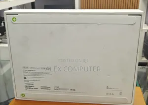 New Laptop Apple Macbook Pro 2025 M5 14-Inch 16GB Apple M4 SSD 512GB