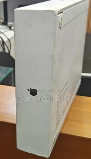 Photo - New Laptop Apple Macbook Pro 2025 M5 14-Inch 16GB Apple M4 SSD 512GB