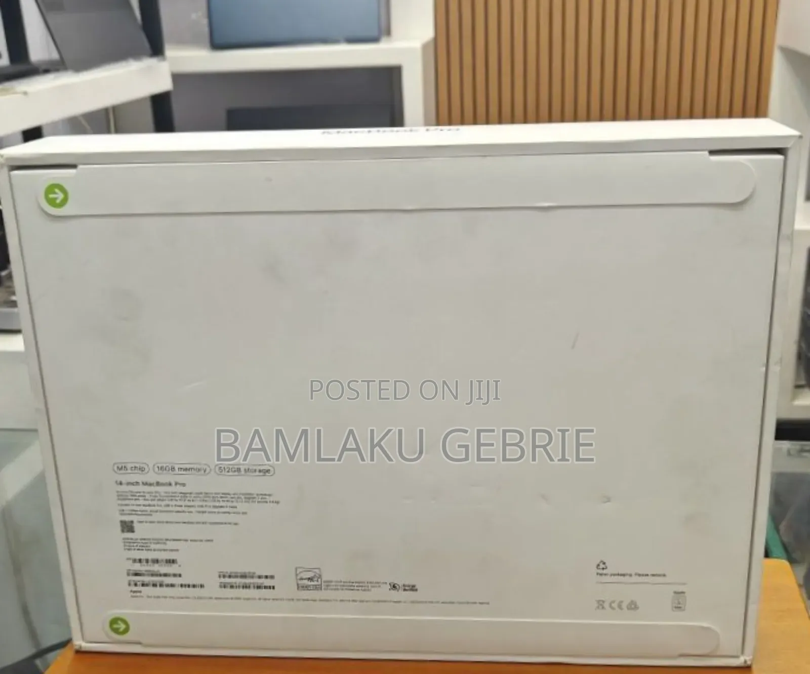 New Apple Macbook Pro 2025 M5 14-Inch 16GB Apple M4 Pro SSD 512GB