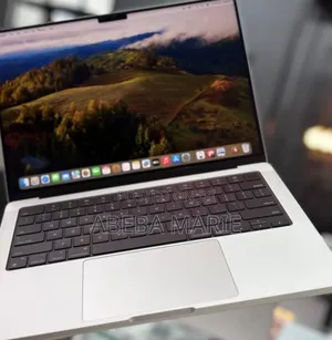 New Laptop Apple MacBook Pro 2023 M3 14-Inch 18GB Apple M3 Pro SSD 1T