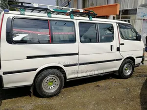 Toyota HiAce 1998 White