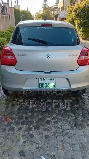 Photo - Suzuki Swift 2021 Silver