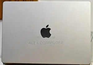 Photo - New Laptop Apple MacBook Pro M1 32GB Apple M1 Pro SSD 1T