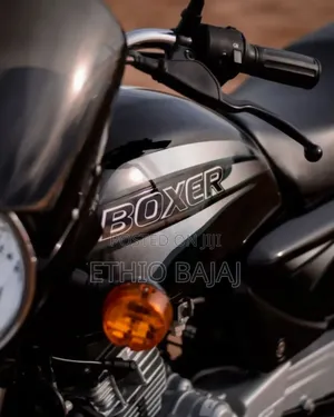 New Bajaj Boxer 150 UG 2024 White