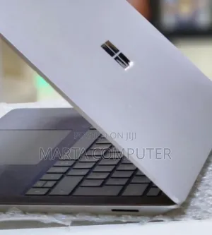 New Laptop Microsoft Surface 8GB Intel Core I5 SSD 512GB