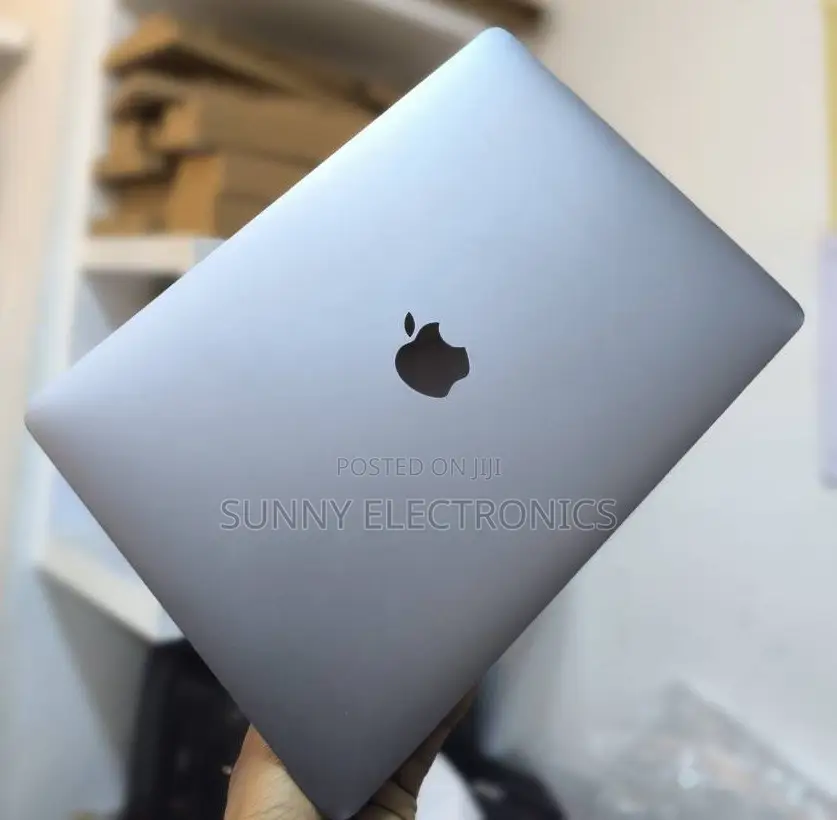 New Laptop Apple MacBook Pro 2020 8GB Apple M1 SSD 512GB