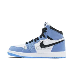 Photo - Air Jordan 1 Unc