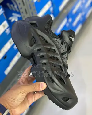 Adidas Adifom Q “Core Black/Carbon”