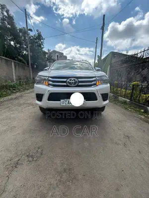 Toyota Hilux 2016 White