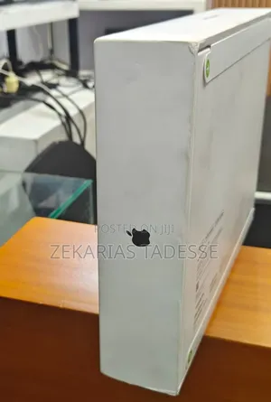 New Laptop Apple Macbook Pro 2025 M5 14-Inch 16GB Apple M4 SSD 512GB