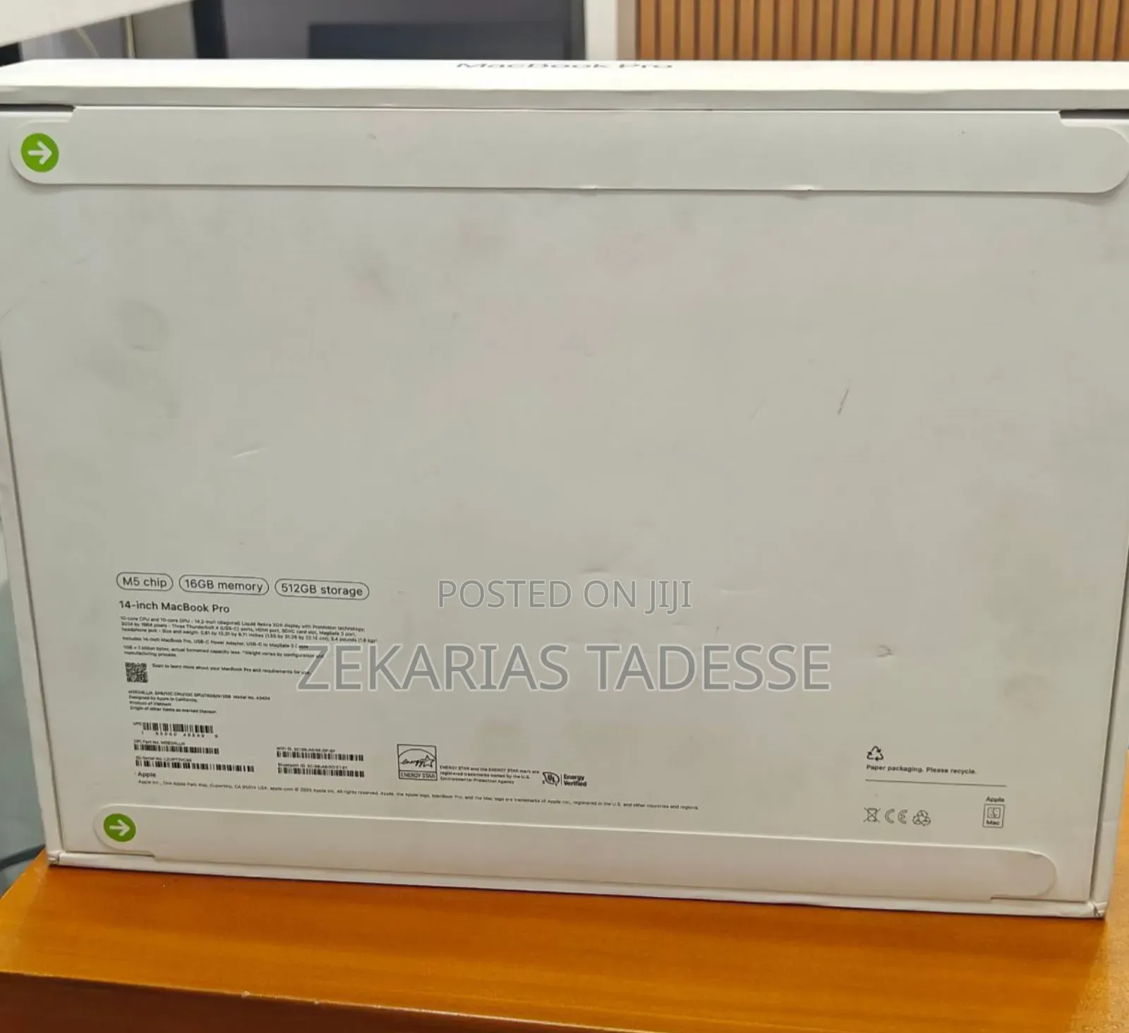 New Laptop Apple Macbook Pro 2025 M5 14-Inch 16GB Apple M4 SSD 512GB
