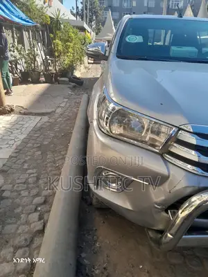 Toyota Hilux 2015 Silver