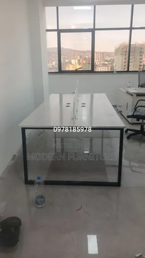 Hotel Cafe Office Stadiy Table የቢሮ ማንበብያ ጠረፔዛ