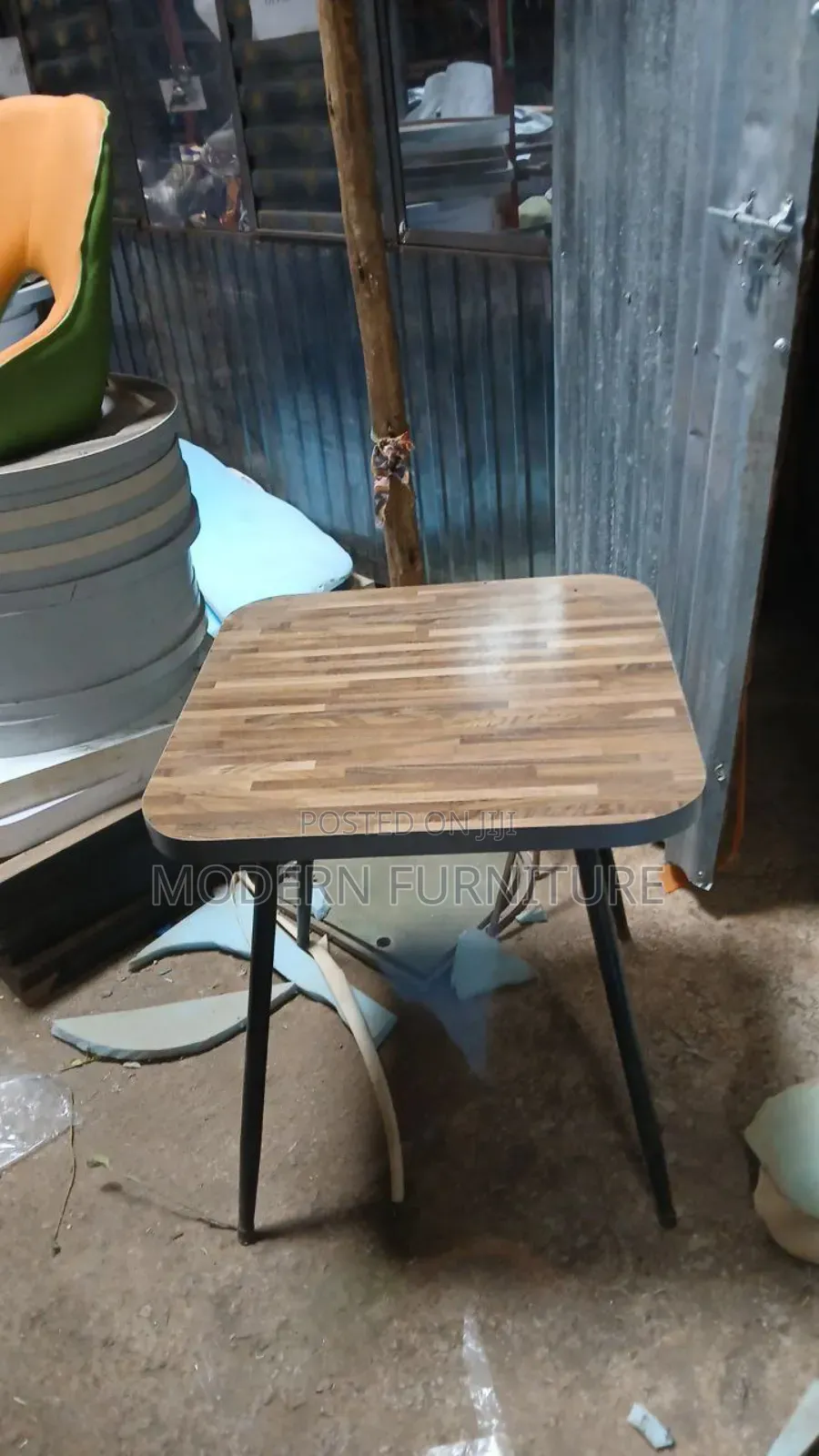 Hotel Cafe Office Stadiy Table የቢሮ ማንበብያ ጠረፔዛ