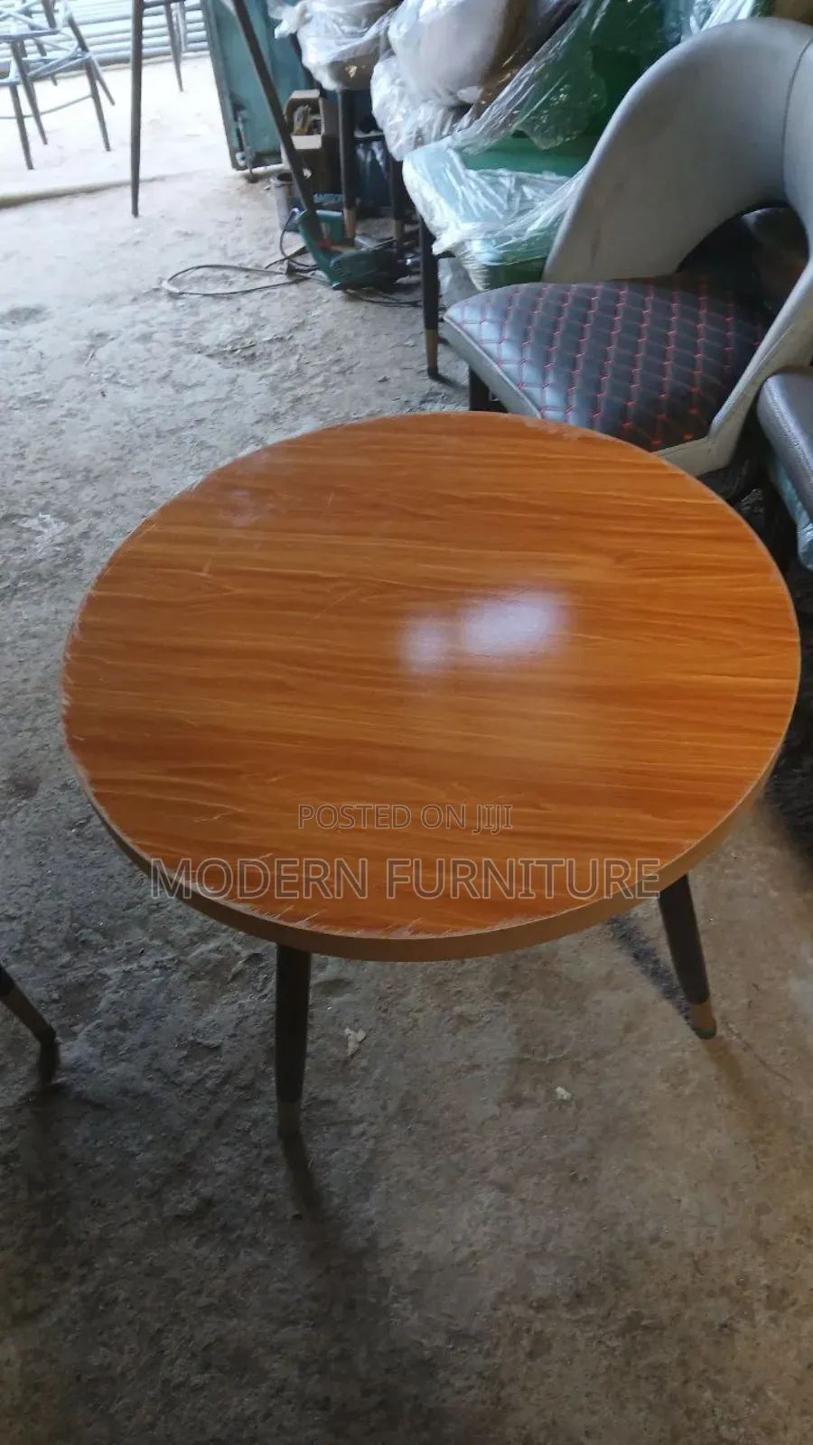 Hotel Cafe Office Stadiy Table የቢሮ ማንበብያ ጠረፔዛ