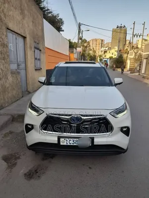 Photo - Toyota Highlander Hybrid 2023 White