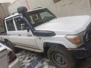 Photo - Toyota Hilux Revo Double Cab Deisel 2.4 AWD 2018 White