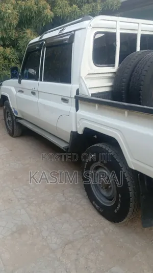 Toyota Hilux Revo Double Cab Deisel 2.4 AWD 2018 White