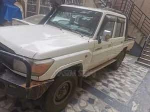 Toyota Hilux Revo Double Cab Deisel 2.4 AWD 2018 White