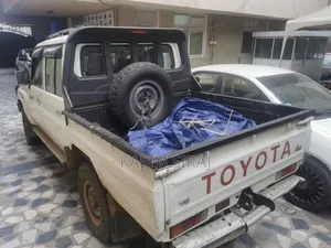 Toyota Hilux Revo Double Cab Deisel 2.4 AWD 2018 White