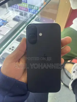 Photo - Apple iPhone 16 256 GB Black
