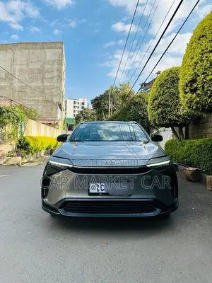 Photo - Toyota bZ4X 71.4 kWh FWD 2023 Gray