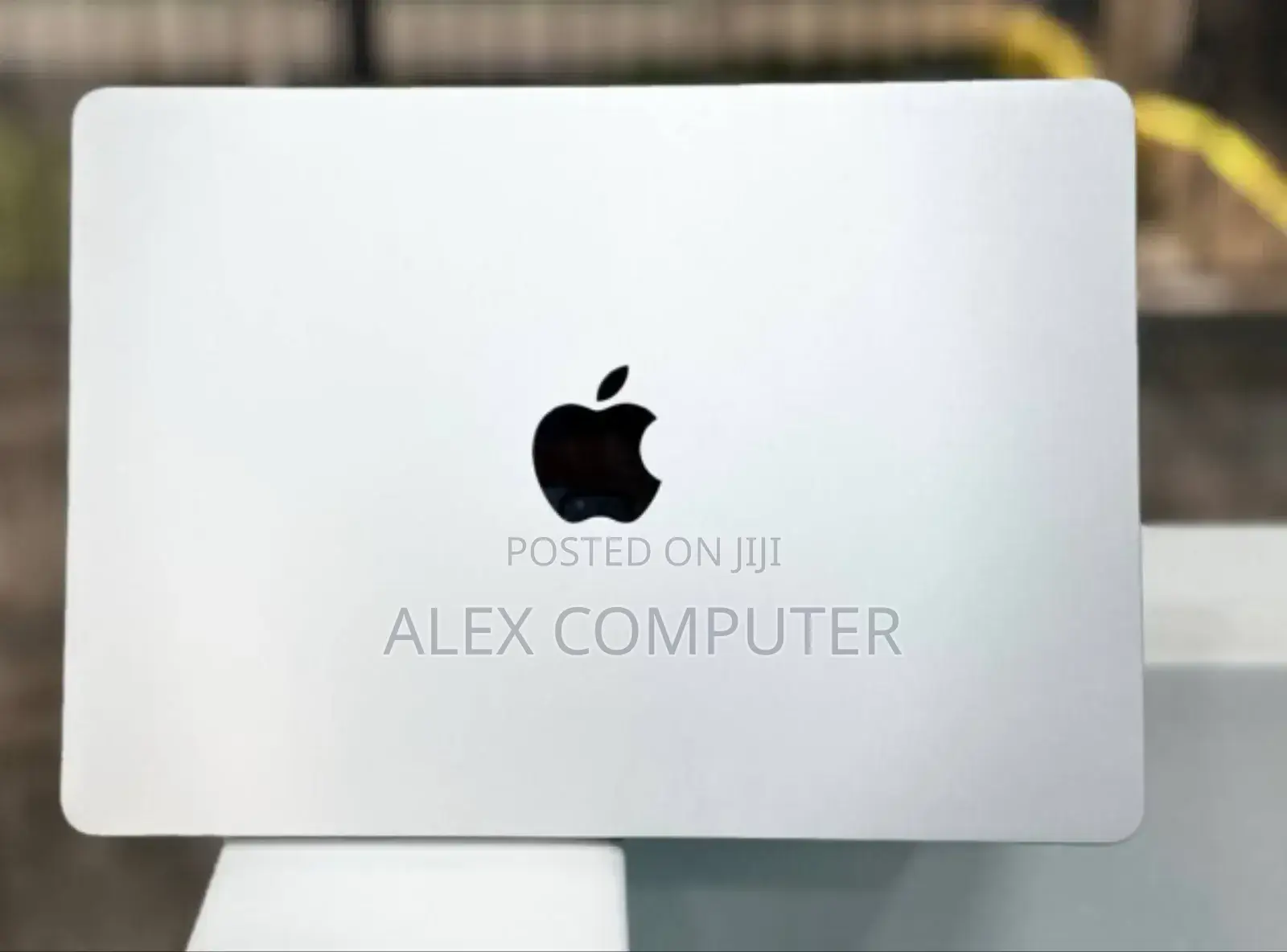 New Laptop Apple MacBook Air 2022 M2 8GB Apple M2 SSD 256GB