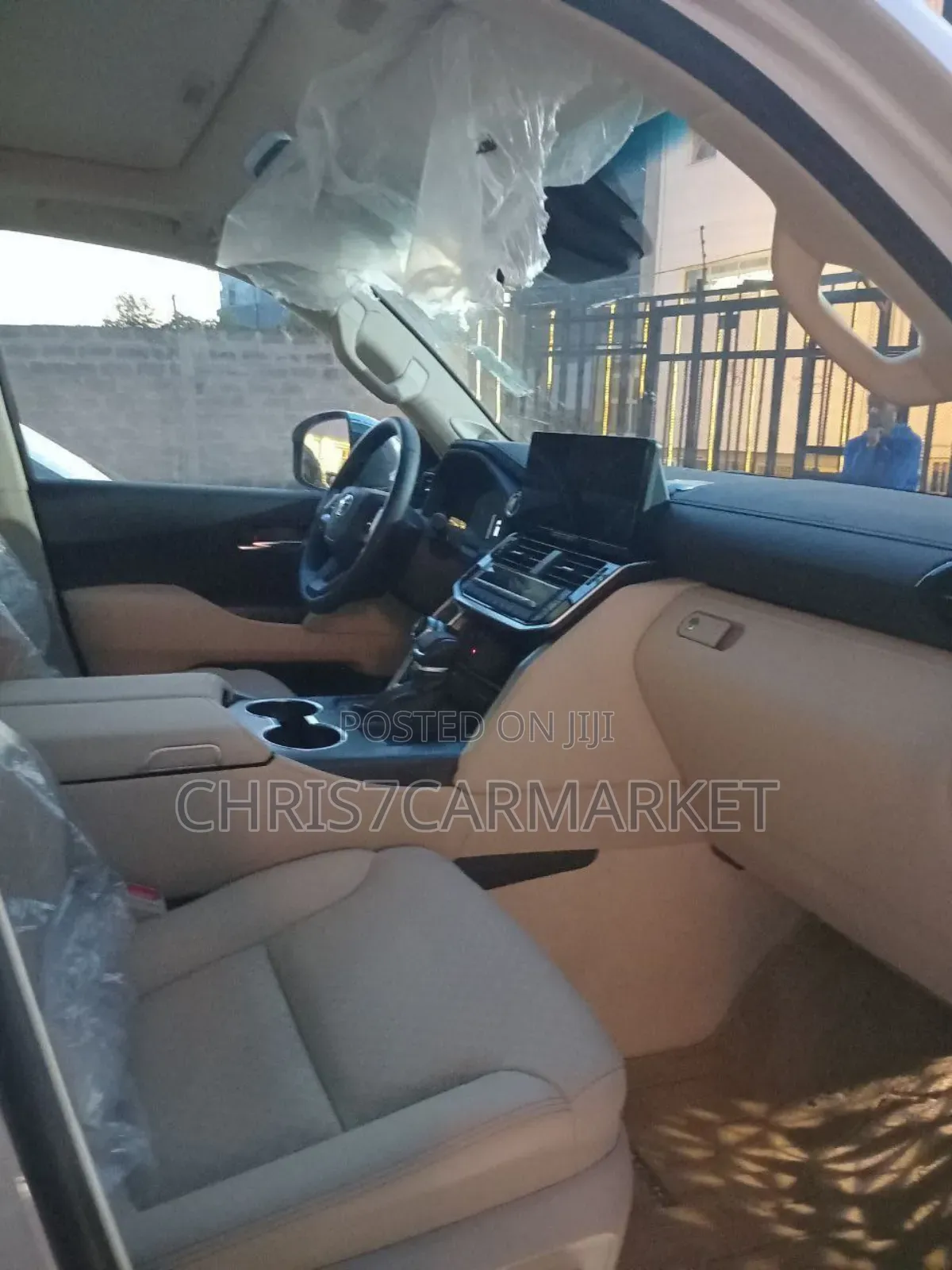 New Toyota Land Cruiser LC300 2025 White