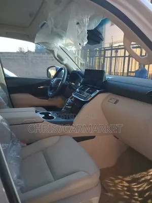 New Toyota Land Cruiser LC300 2025 White