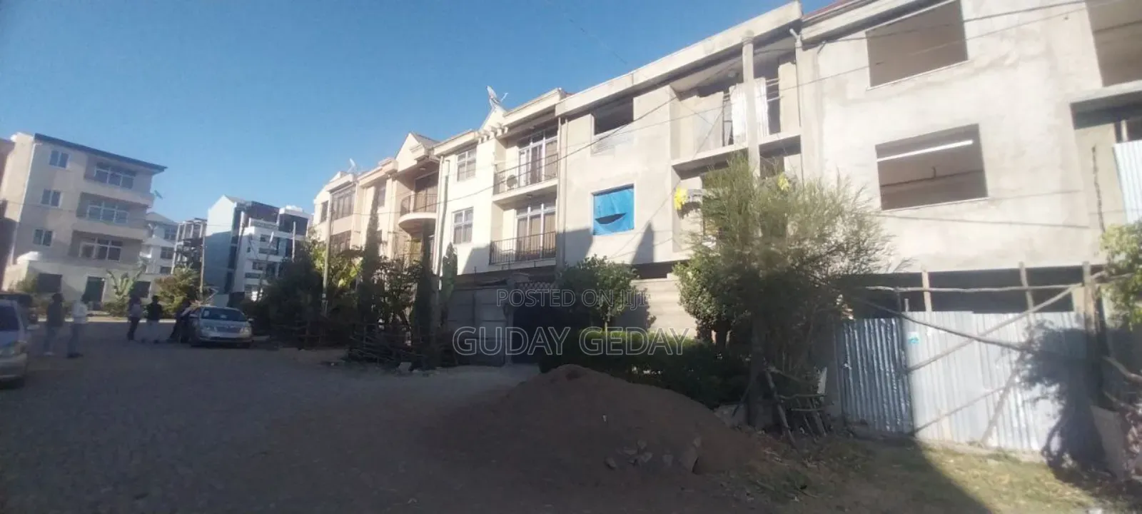 5bdrm Townhouse/Terrace in Akaky Kaliti for sale