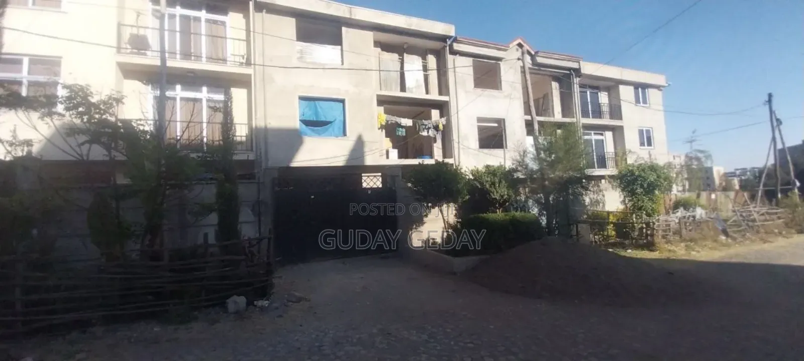 5bdrm Townhouse/Terrace in Akaky Kaliti for sale