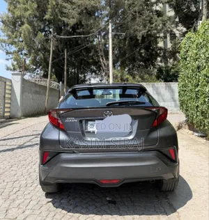 Toyota C-HR Limited 2021 Gray