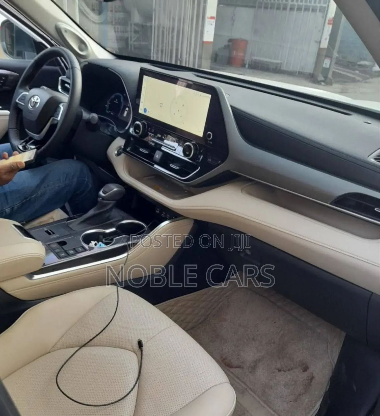 Toyota Highlander Hybrid 2023 Ivory