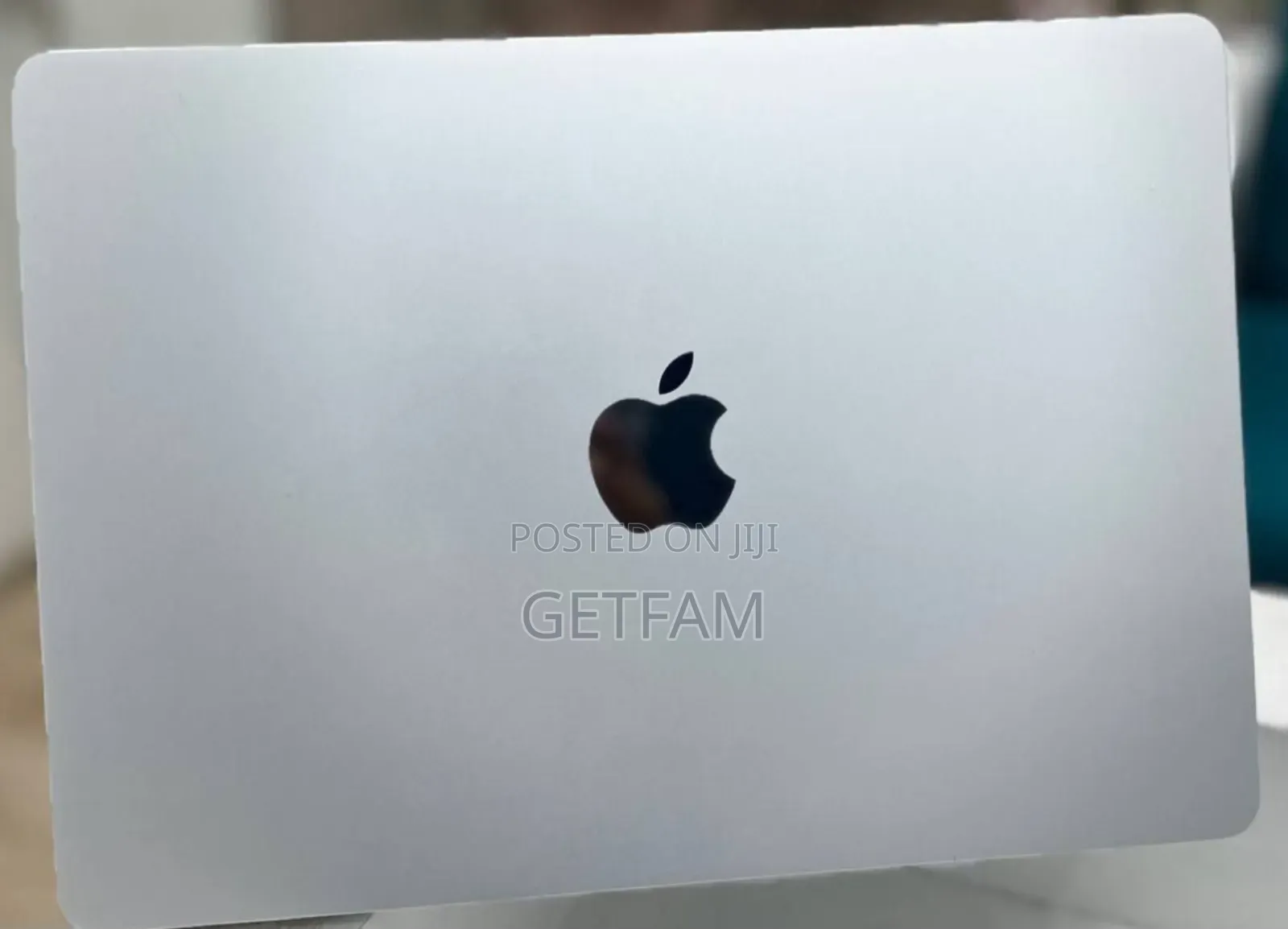 New Laptop Apple MacBook Air 2022 M2 8GB Intel Core M2 SSD 256GB