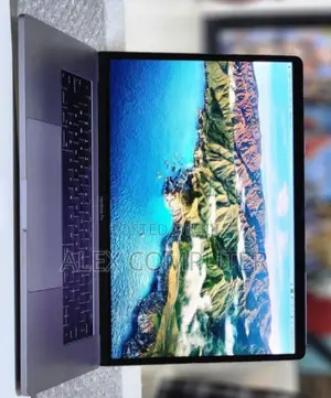 New Laptop Apple MacBook Pro 2017 16GB Intel Core I7 SSD 512GB