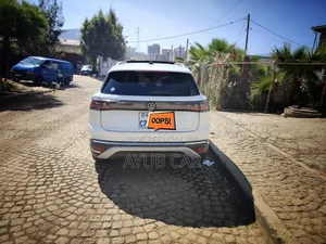 Volkswagen ID.6 2023 White