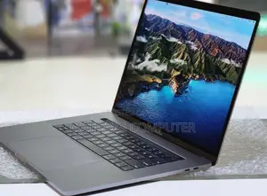 New Laptop Apple MacBook Pro 2017 16GB Intel Core I7 SSD 512GB