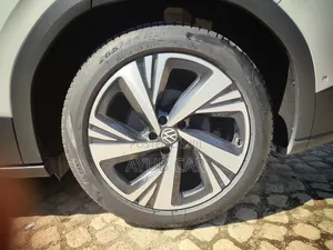 Volkswagen ID.6 2023 White