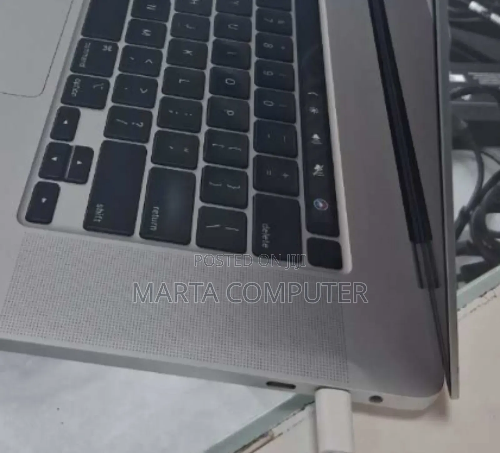 New Laptop Apple MacBook Pro 2019 16GB Intel Core I7 SSD 512GB